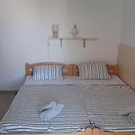 Mirna Apartman Vir