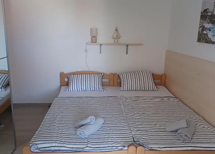 Mirna Apartment Vir
